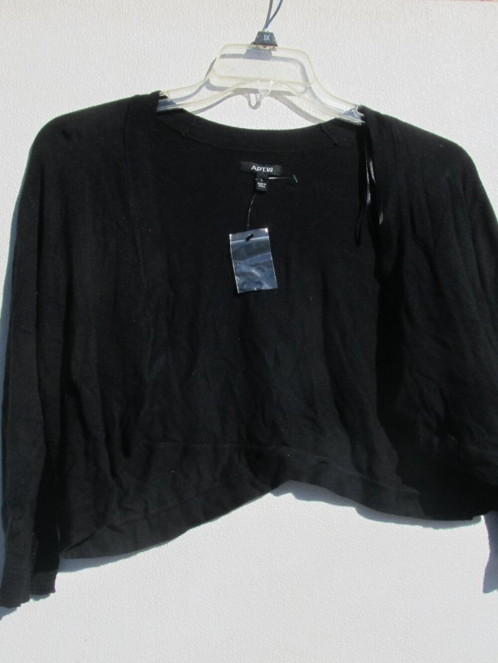 Ladies  Apt 9 sweater shrug size Large New without tags